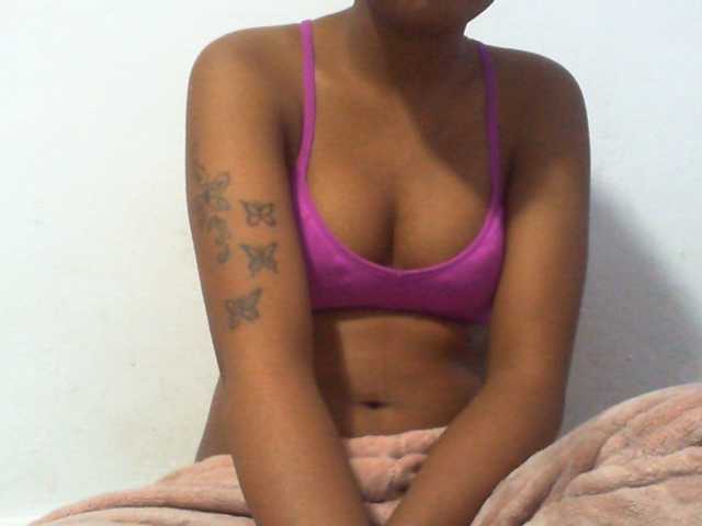 Njara12 live cam on BongaCams