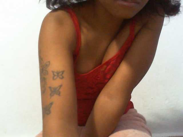 Njara12 live cam on BongaCams