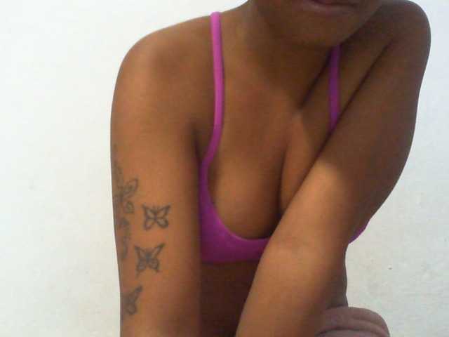 Njara12 live cam on BongaCams