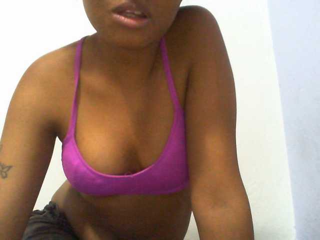 Njara12 live cam on BongaCams