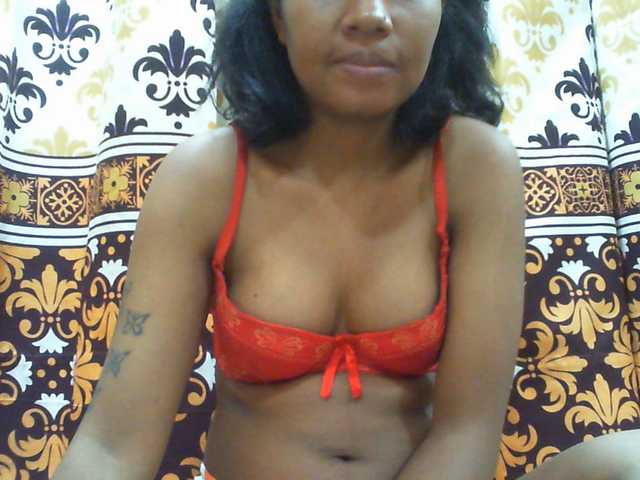 Njara12 live cam on BongaCams