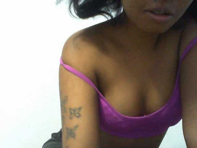 Njara12 live cam on BongaCams