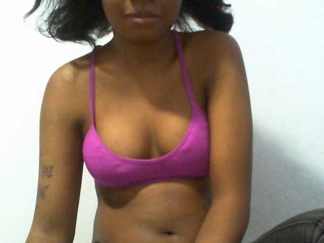 Njara12 live cam on BongaCams