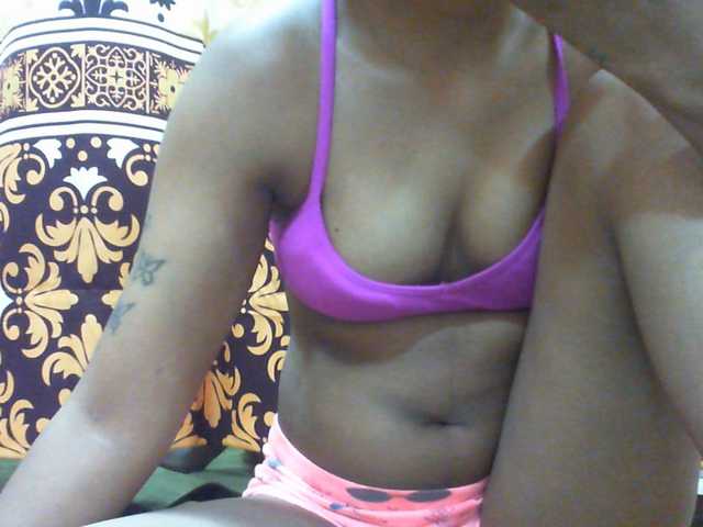 Njara12 live cam on BongaCams
