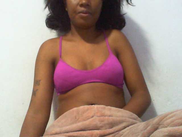 Njara12 live cam on BongaCams