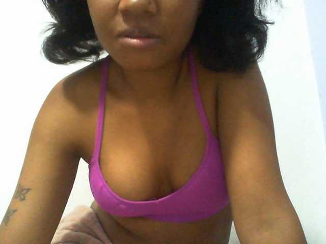Njara12 live cam on BongaCams
