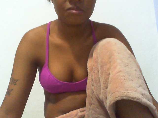 Njara12 live cam on BongaCams