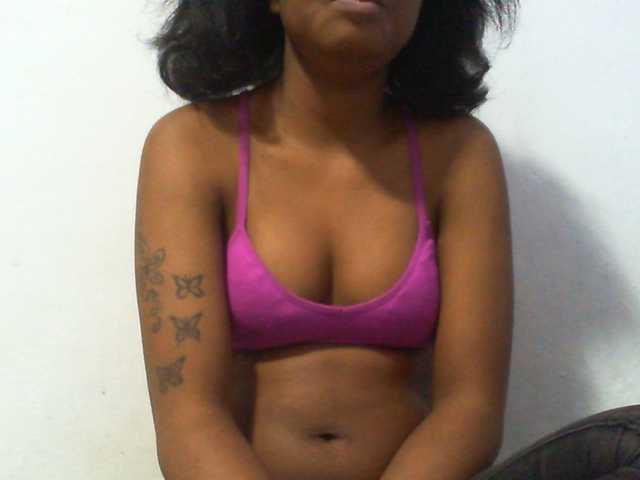 Njara12 live cam on BongaCams