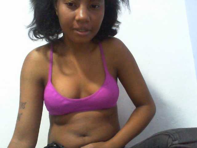 Njara12 live cam on BongaCams
