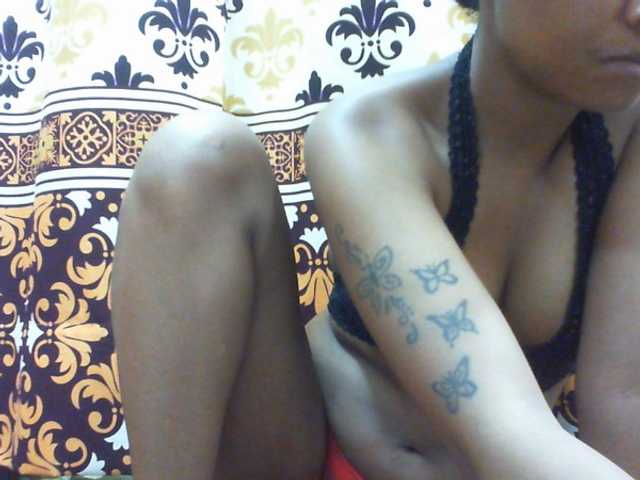Njara12 live cam on BongaCams