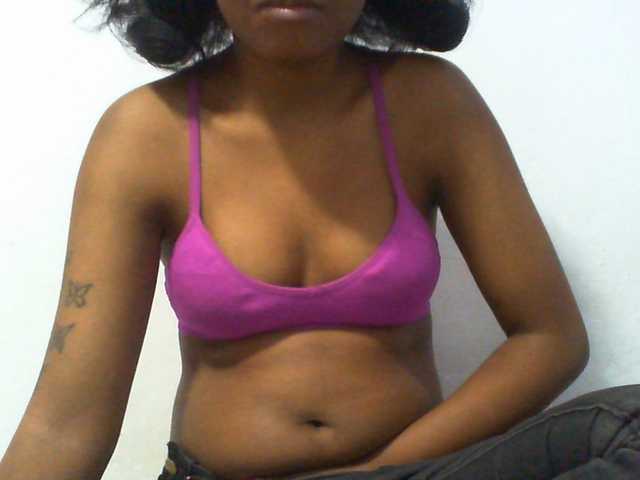 Njara12 live cam on BongaCams