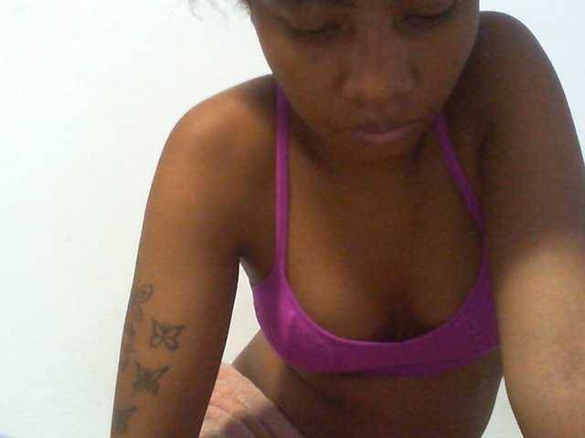 Njara12 live cam on BongaCams