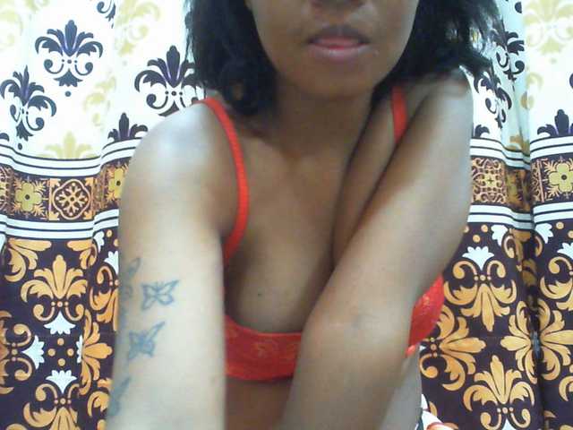 Njara12 live cam on BongaCams