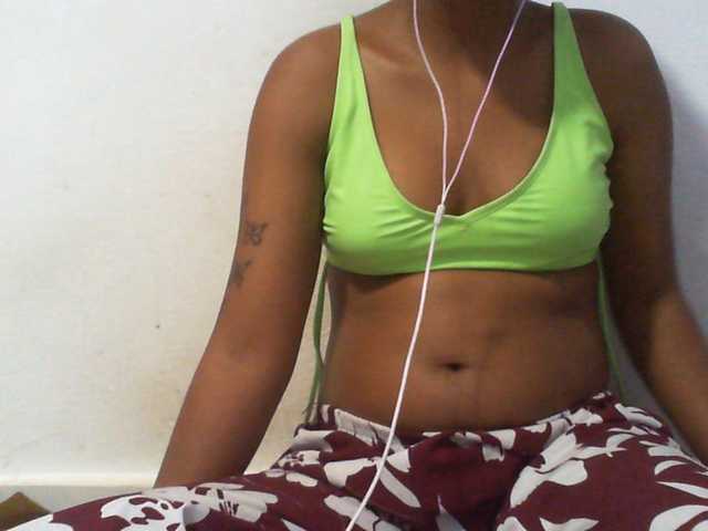 Njara12 live cam on BongaCams