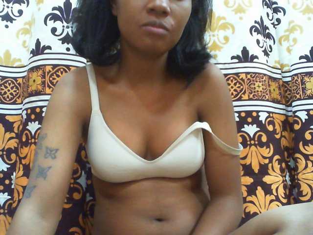 Njara12 live cam on BongaCams