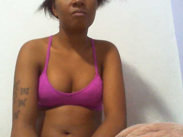 Njara12 live cam on BongaCams