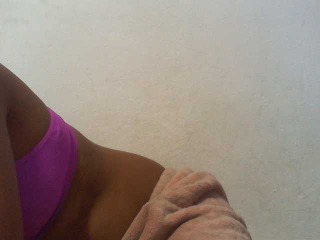 Njara12 live cam on BongaCams