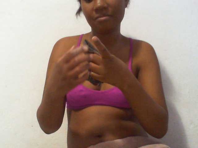 Njara12 live cam on BongaCams