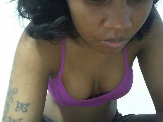 Njara12 live cam on BongaCams