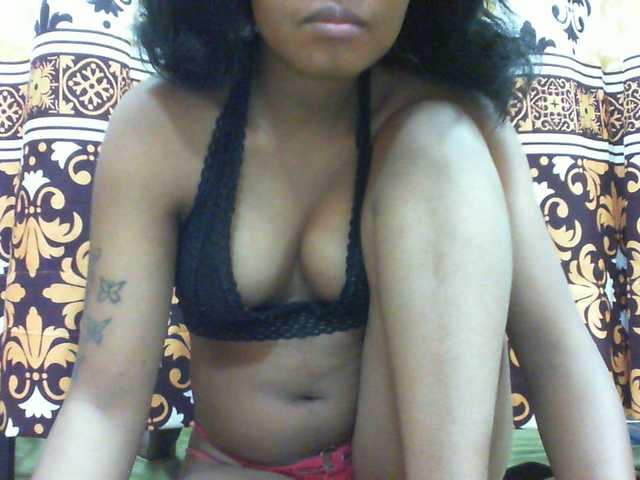 Njara12 live cam on BongaCams