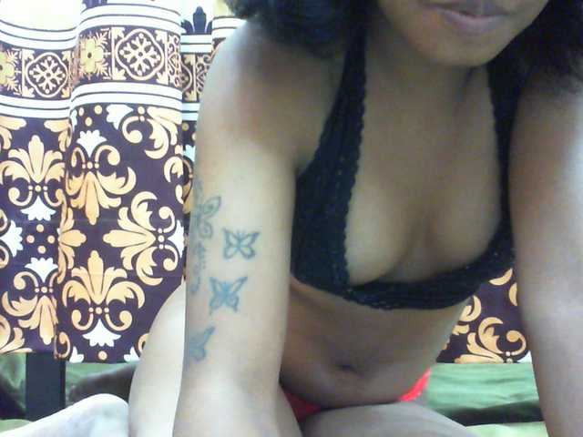 Njara12 live cam on BongaCams