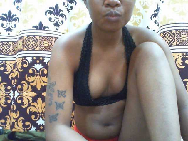 Njara12 live cam on BongaCams