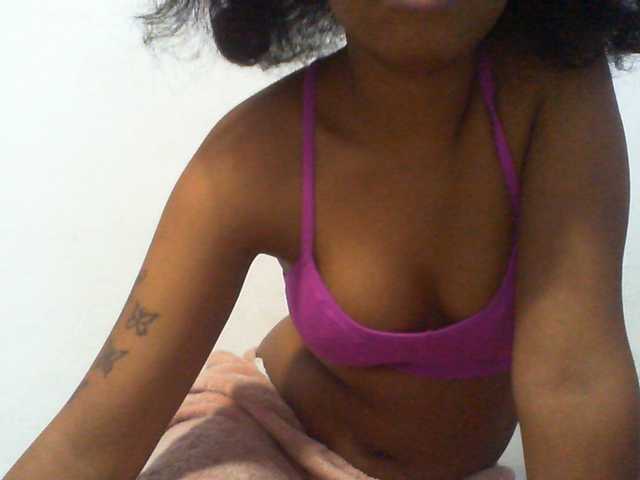 Njara12 live cam on BongaCams