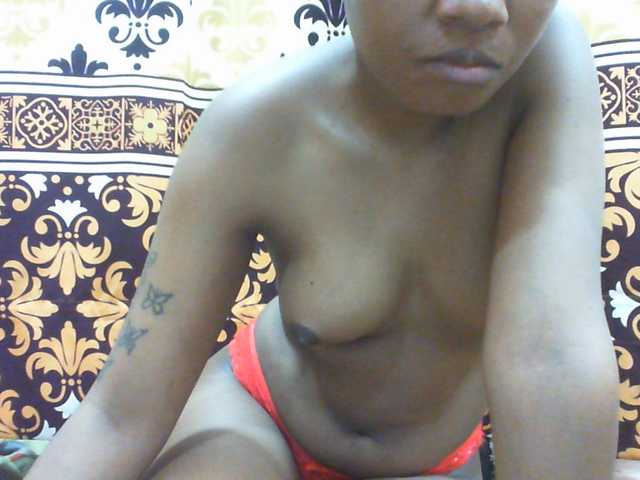 Njara12 live cam on BongaCams