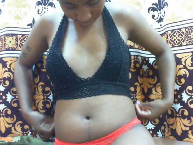 Njara12 live cam on BongaCams