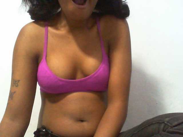 Njara12 live cam on BongaCams