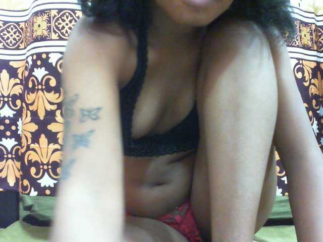 Njara12 live cam on BongaCams