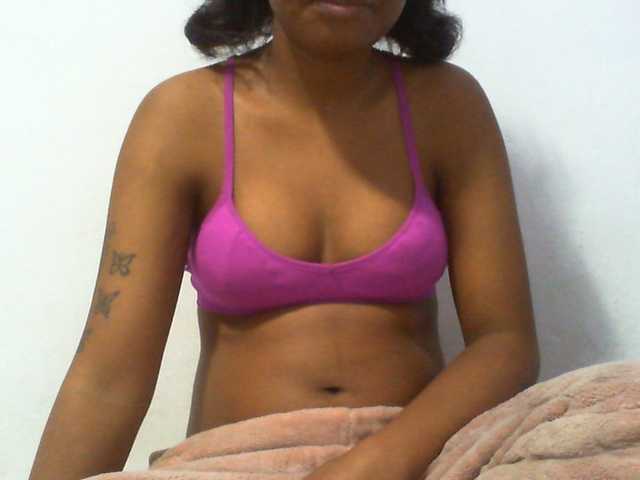 Njara12 live cam on BongaCams
