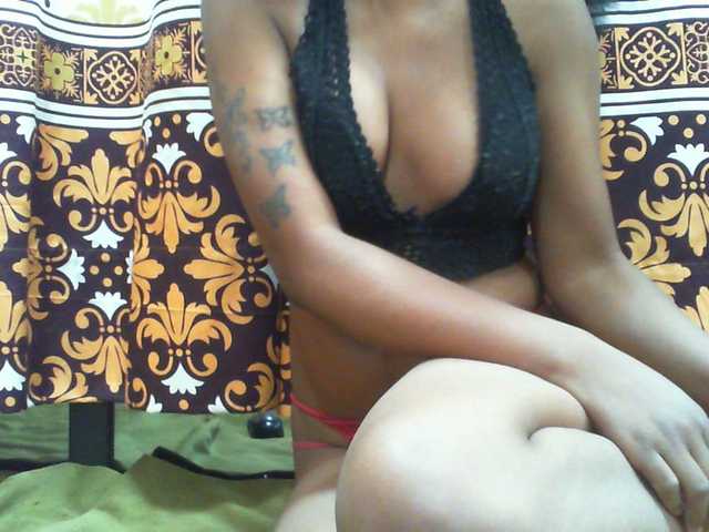 Njara12 live cam on BongaCams