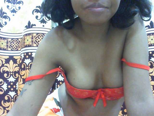 Njara12 live cam on BongaCams