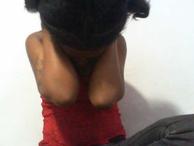 Njara12 live cam on BongaCams