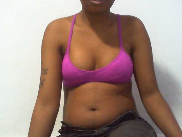 Njara12 live cam on BongaCams