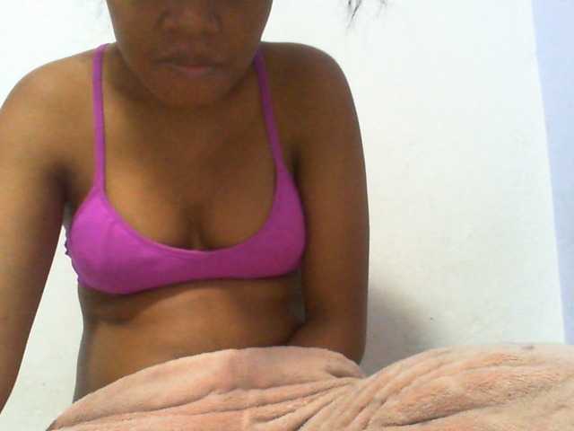 Njara12 live cam on BongaCams