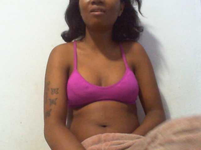 Njara12 live cam on BongaCams