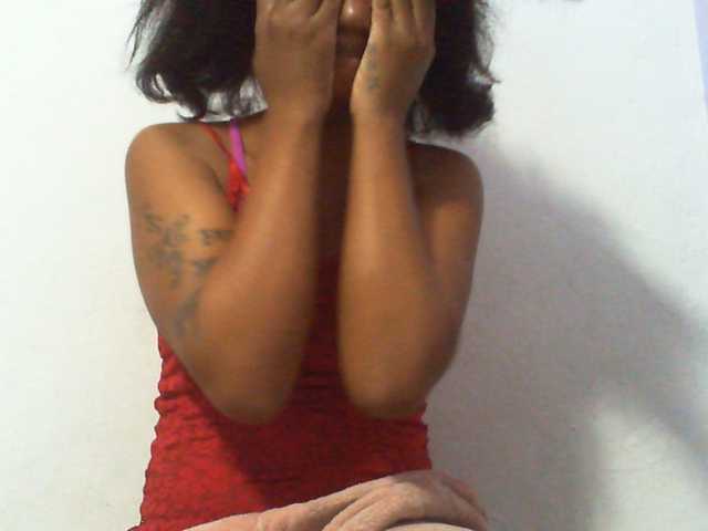 Njara12 live cam on BongaCams