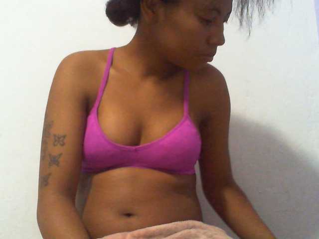 Njara12 live cam on BongaCams