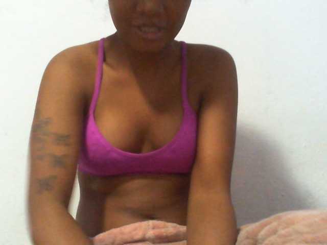Njara12 live cam on BongaCams