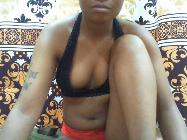 Njara12 live cam on BongaCams