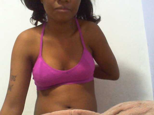 Njara12 live cam on BongaCams
