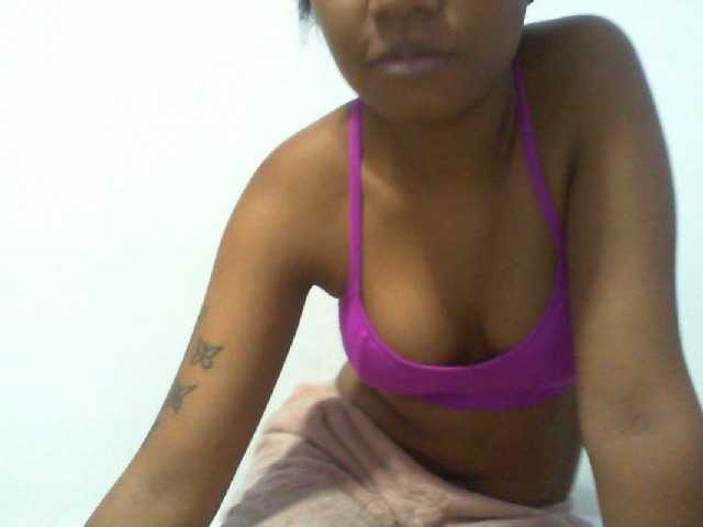 Njara12 live cam on BongaCams