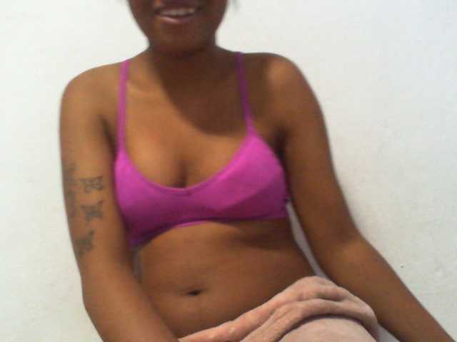 Njara12 live cam on BongaCams
