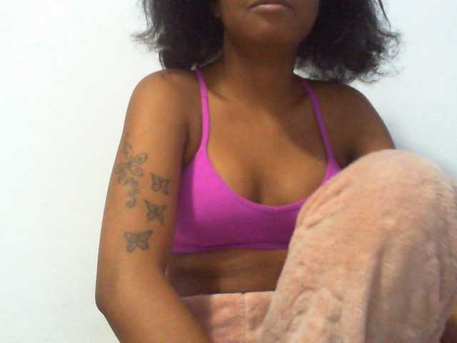 Njara12 live cam on BongaCams