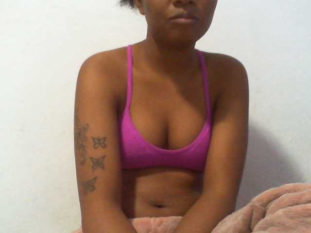 Njara12 live cam on BongaCams