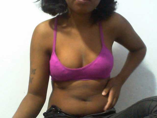 Njara12 live cam on BongaCams