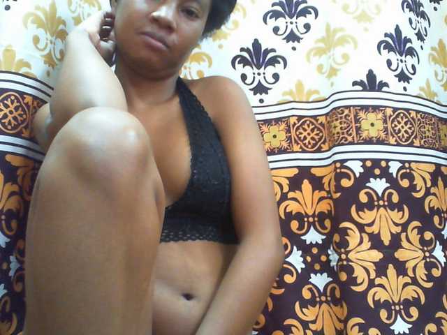 Njara12 live cam on BongaCams