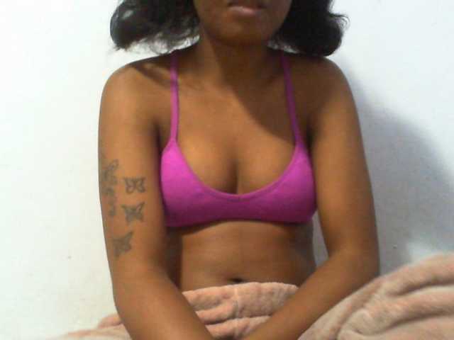 Njara12 live cam on BongaCams
